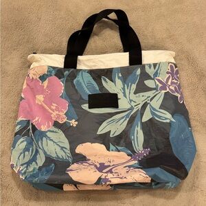 Aloha Collection Day Tripper in Pau Hana